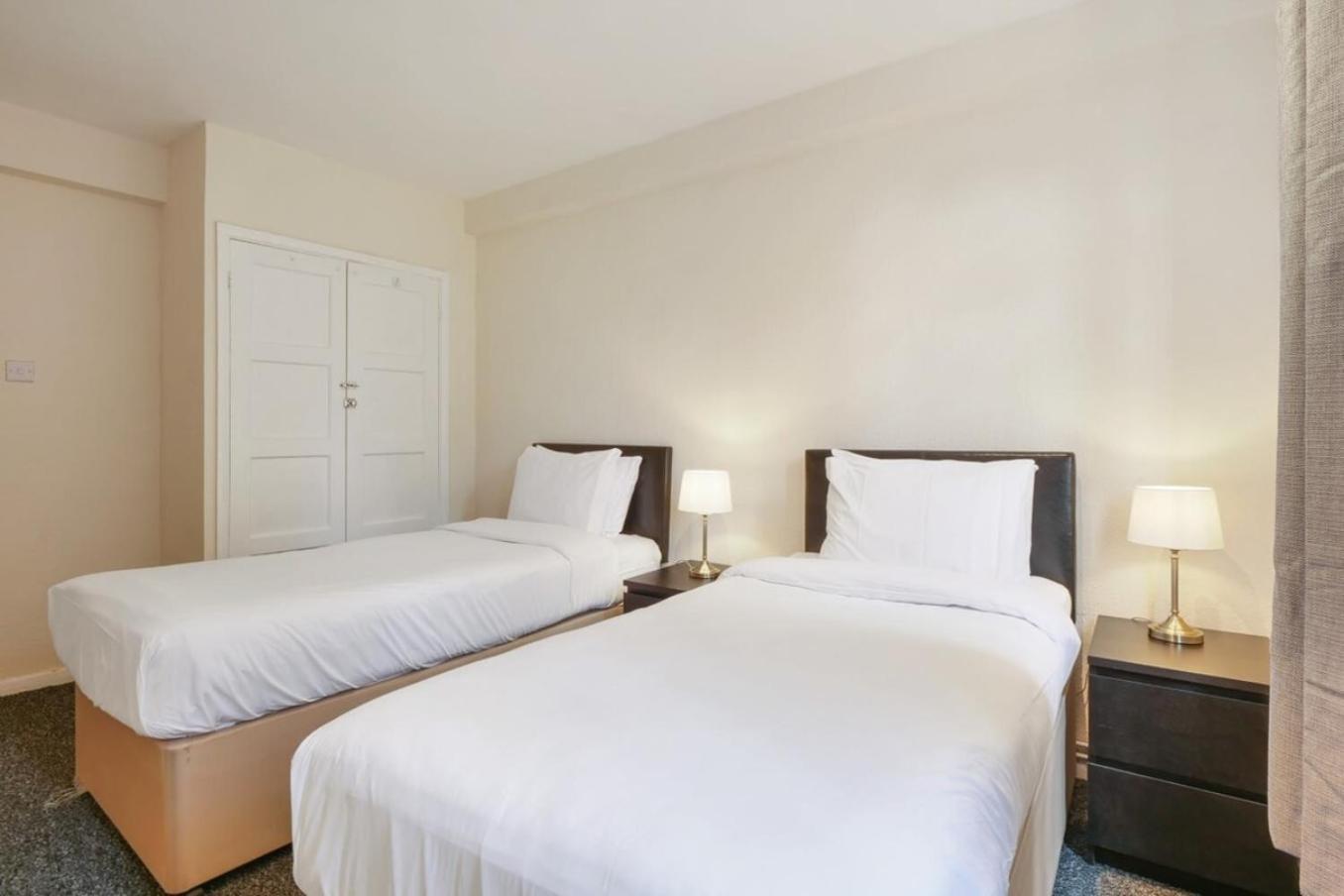 The Serene 2-Bedroom Flat W Free Street Parking Саттон Экстерьер фото